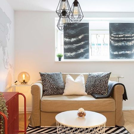 Апартаменти Modern Studio Near British Square Загреб Екстер'єр фото