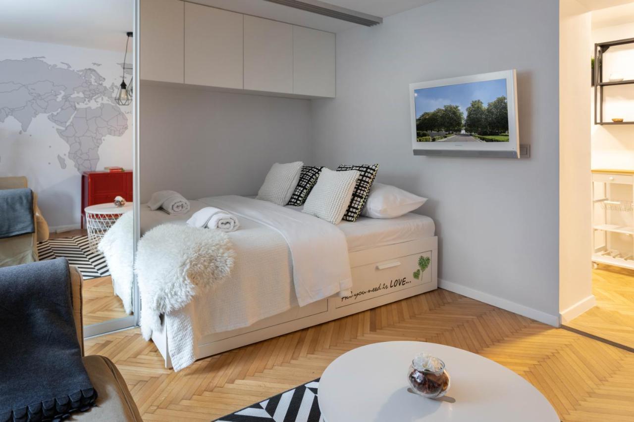 Апартаменти Modern Studio Near British Square Загреб Екстер'єр фото