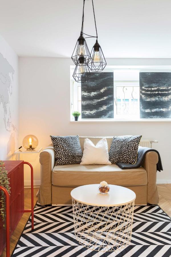 Апартаменти Modern Studio Near British Square Загреб Екстер'єр фото