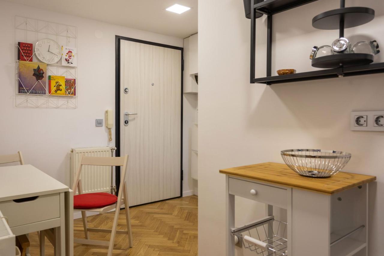 Апартаменти Modern Studio Near British Square Загреб Екстер'єр фото